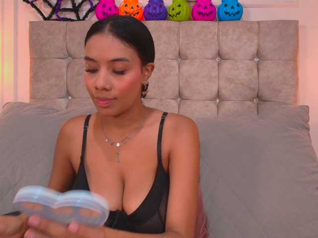 CandyLips4 live cam on BongaCams