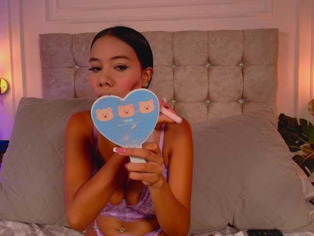 CandyLips4 live cam on BongaCams