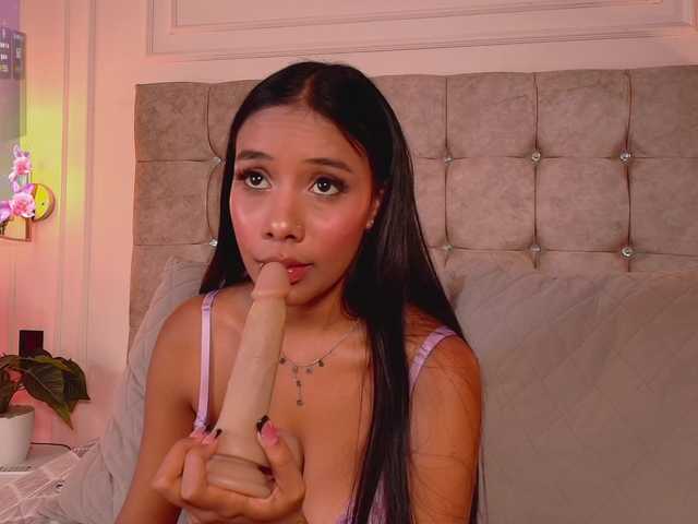 CandyLips4 live webcam show