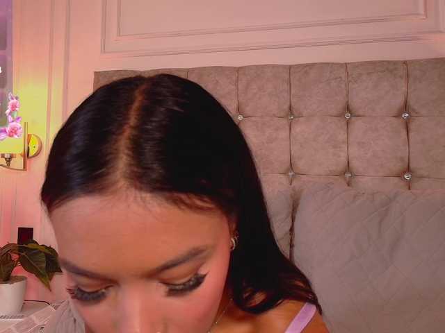 CandyLips4 live cam on BongaCams