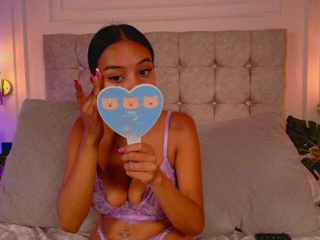 CandyLips4 live cam on BongaCams