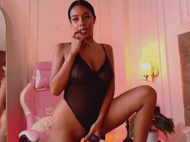 CandyLips4 live cam on BongaCams
