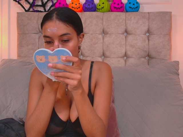 CandyLips4 live cam on BongaCams
