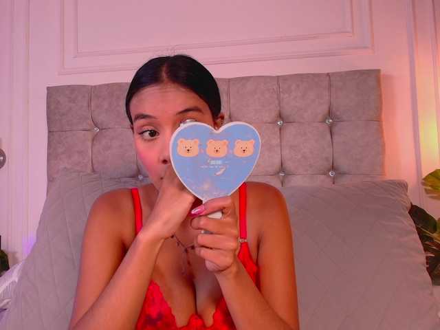 CandyLips4 live cam on BongaCams