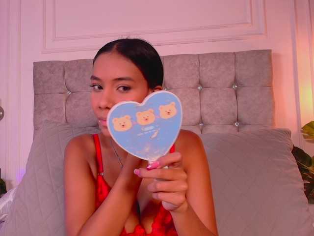 CandyLips4 live cam on BongaCams
