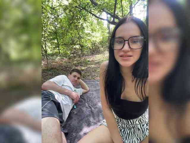 Model: leocouple