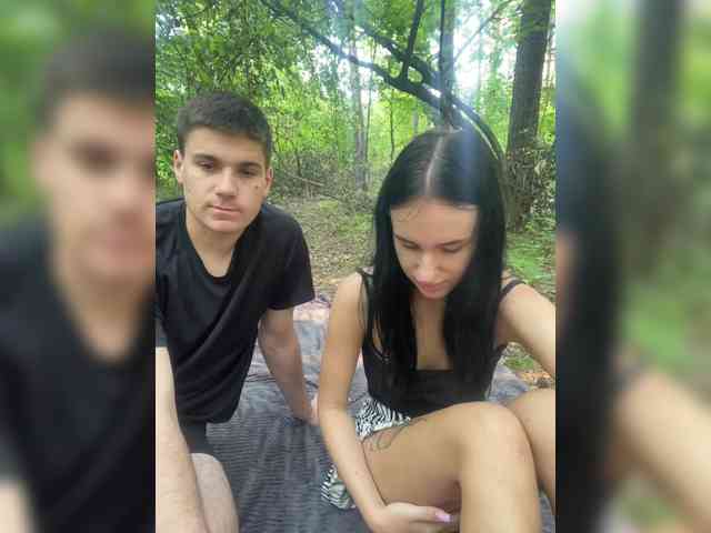 Model: leocouple