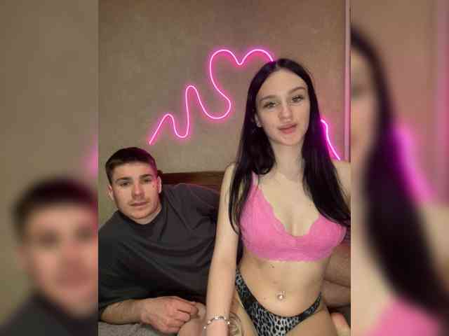Model: leocouple