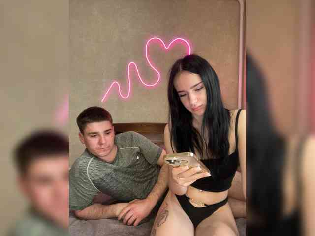 Model: leocouple