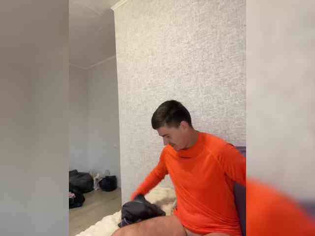 LeoCouple