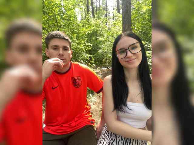 Model: leocouple