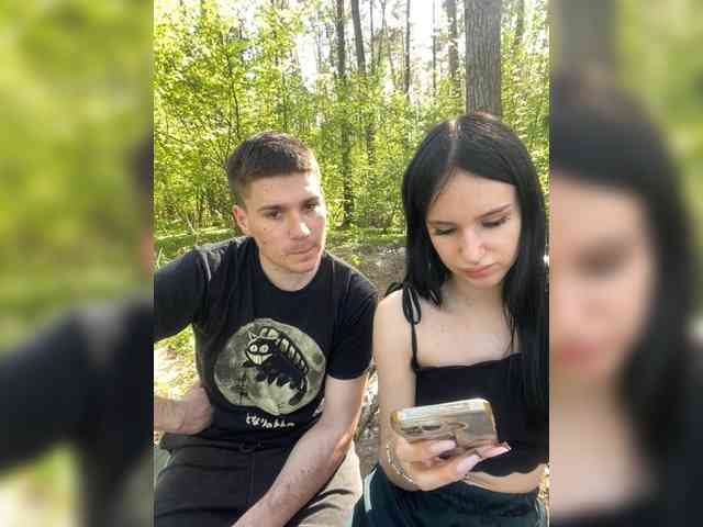 Model: leocouple