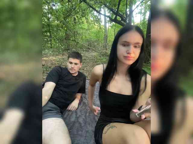 Model: leocouple
