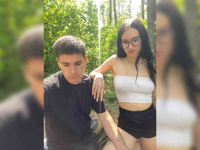 Model: leocouple