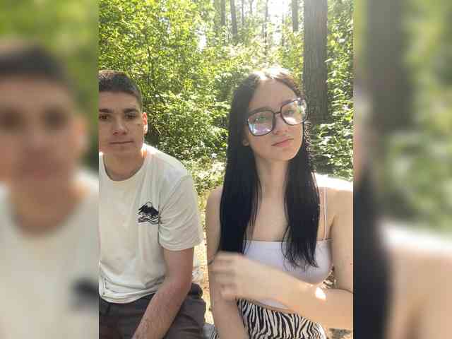 Model: leocouple