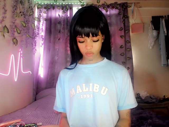 DahliaGill live webcam show