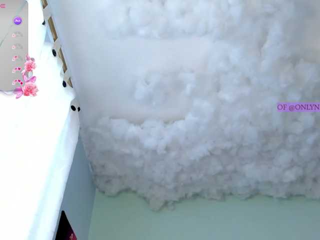 Nessa2wine live cam on BongaCams