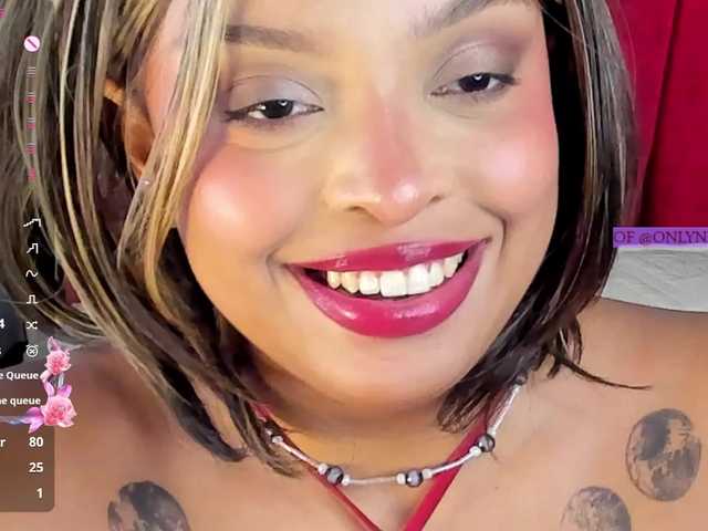 Nessa2wine live cam on BongaCams