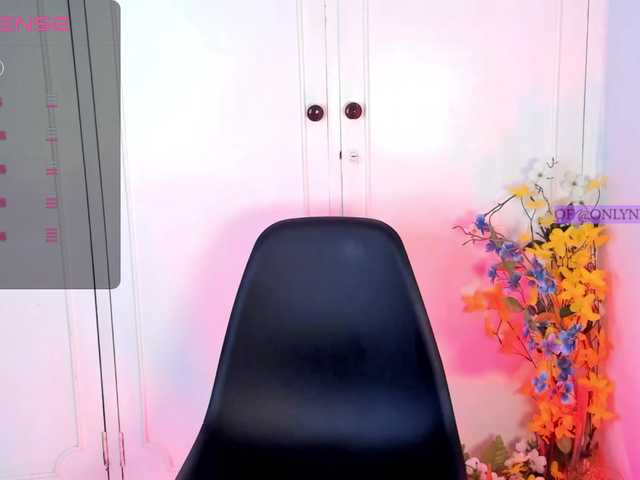 Nessa2wine live cam on BongaCams