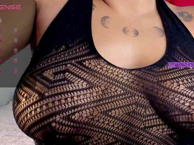 Nessa2wine Live Webcam on BongaCams