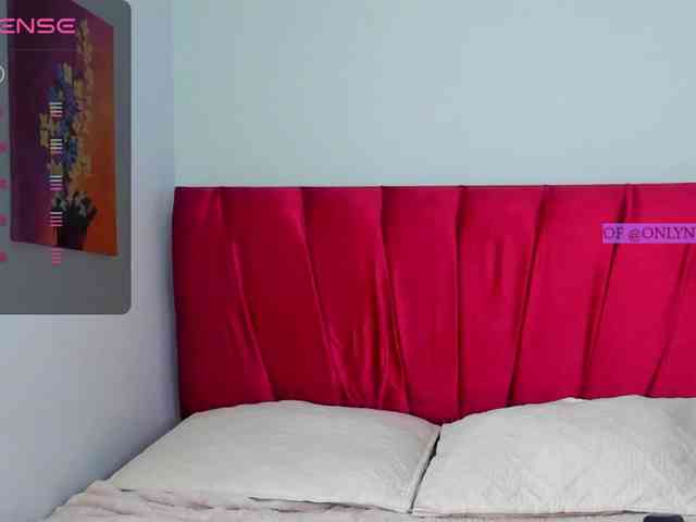 Nessa2wine Live Webcam on BongaCams