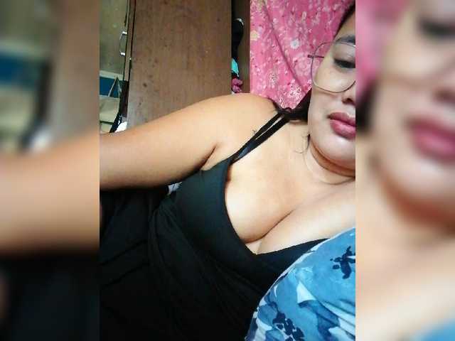 CesszZ live cam on BongaCams