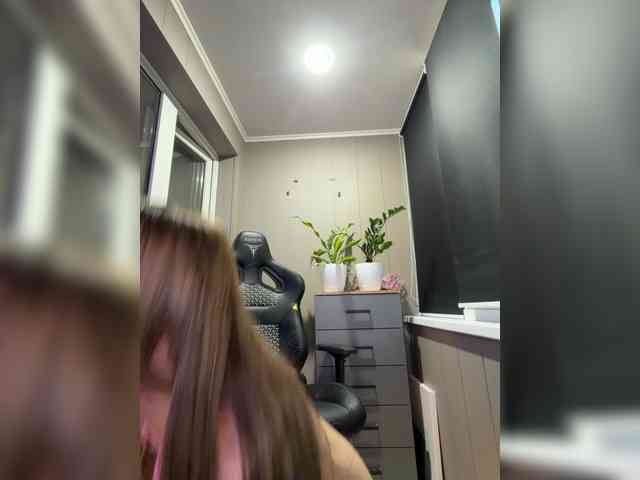 Ksenia011-1 webcam