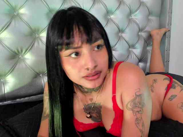 Darklunaa Live Webcam on BongaCams