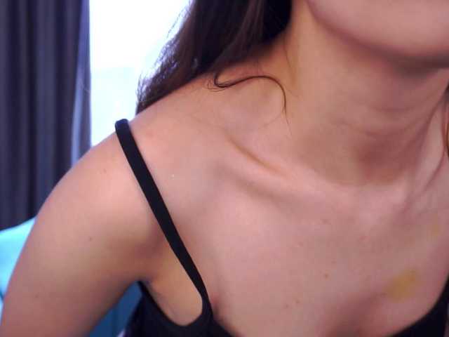 MistyReeds live cam on BongaCams