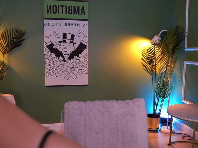 MistyReeds live webcam show