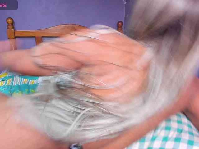 Angela-wish webcam