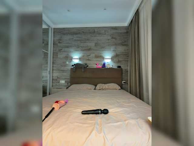 MolliKiana live cam on BongaCams