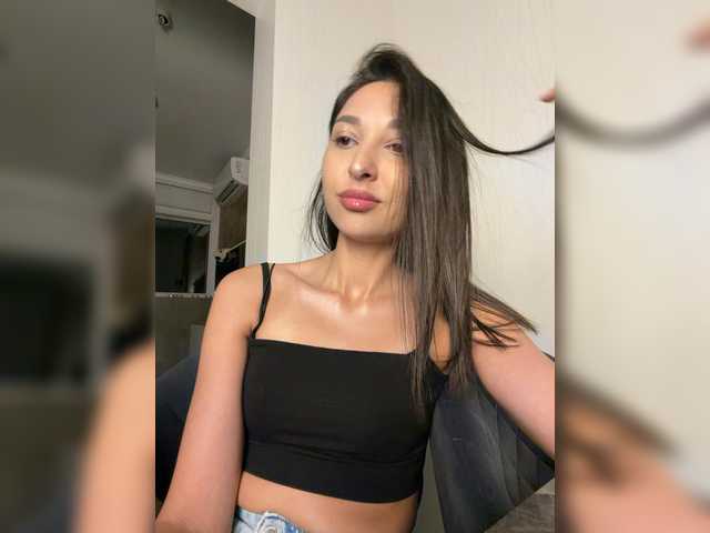 MolliKiana live cam