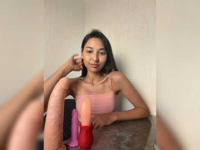 MolliKiana live cam on BongaCams