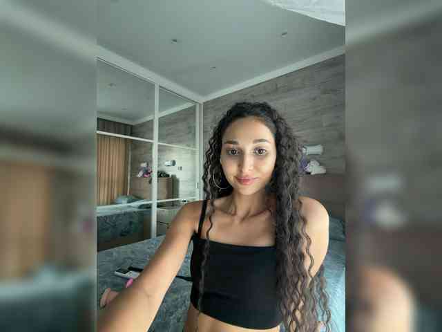 MolliKiana webcam