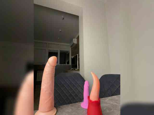 MolliKiana webcam