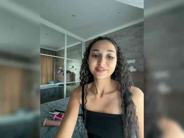 MolliKiana webcam