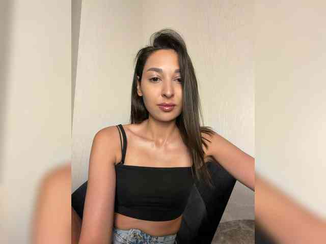 MolliKiana webcam
