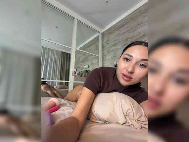 MolliKiana webcam