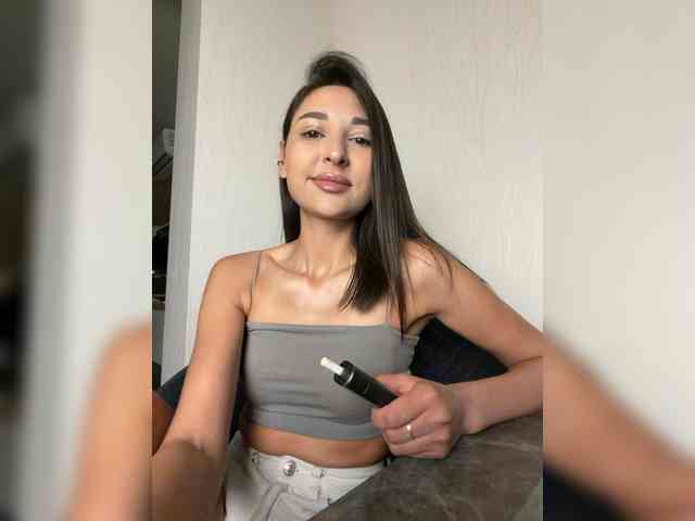 MolliKiana webcam