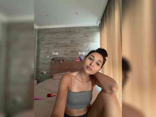 MolliKiana webcam