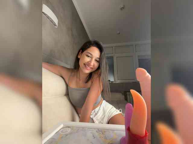 MolliKiana webcam