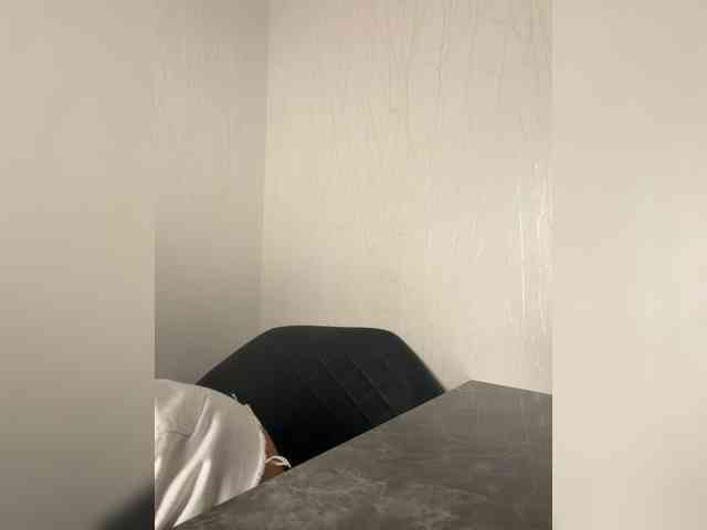 MolliKiana webcam