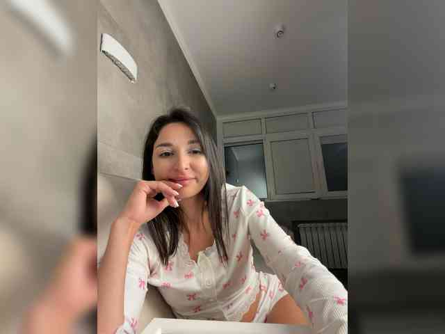 MolliKiana webcam