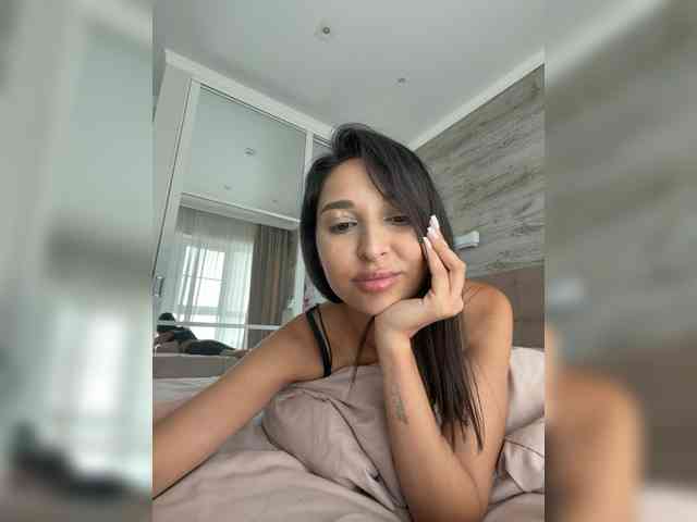 MolliKiana webcam