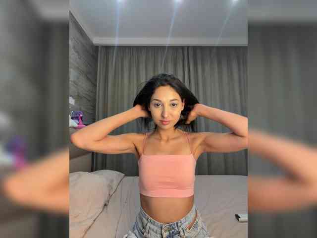 MolliKiana webcam