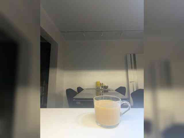 MolliKiana webcam