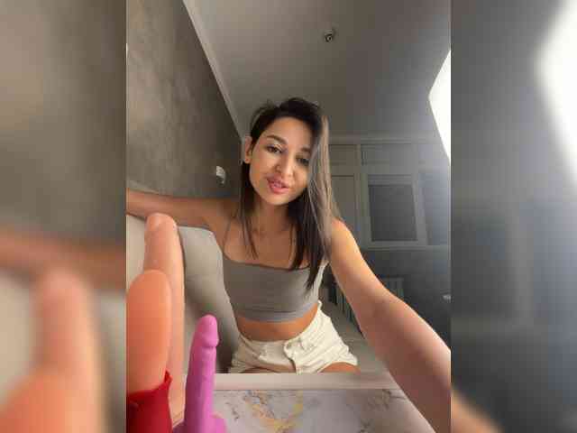 MolliKiana webcam