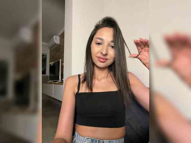 MolliKiana webcam