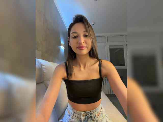 MolliKiana webcam